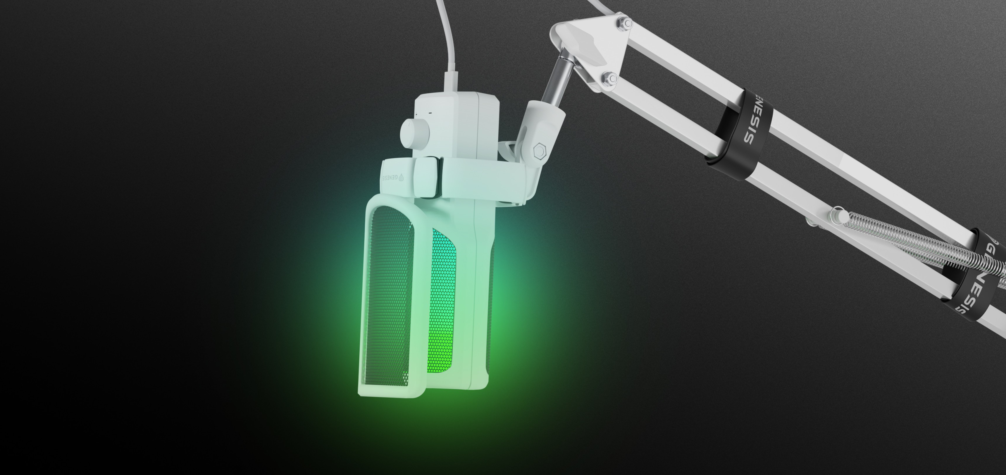 Biały mikrofon USB zamontowany na regulowanym ramieniu, z zielonym podświetleniem LED na korpusie mikrofonu