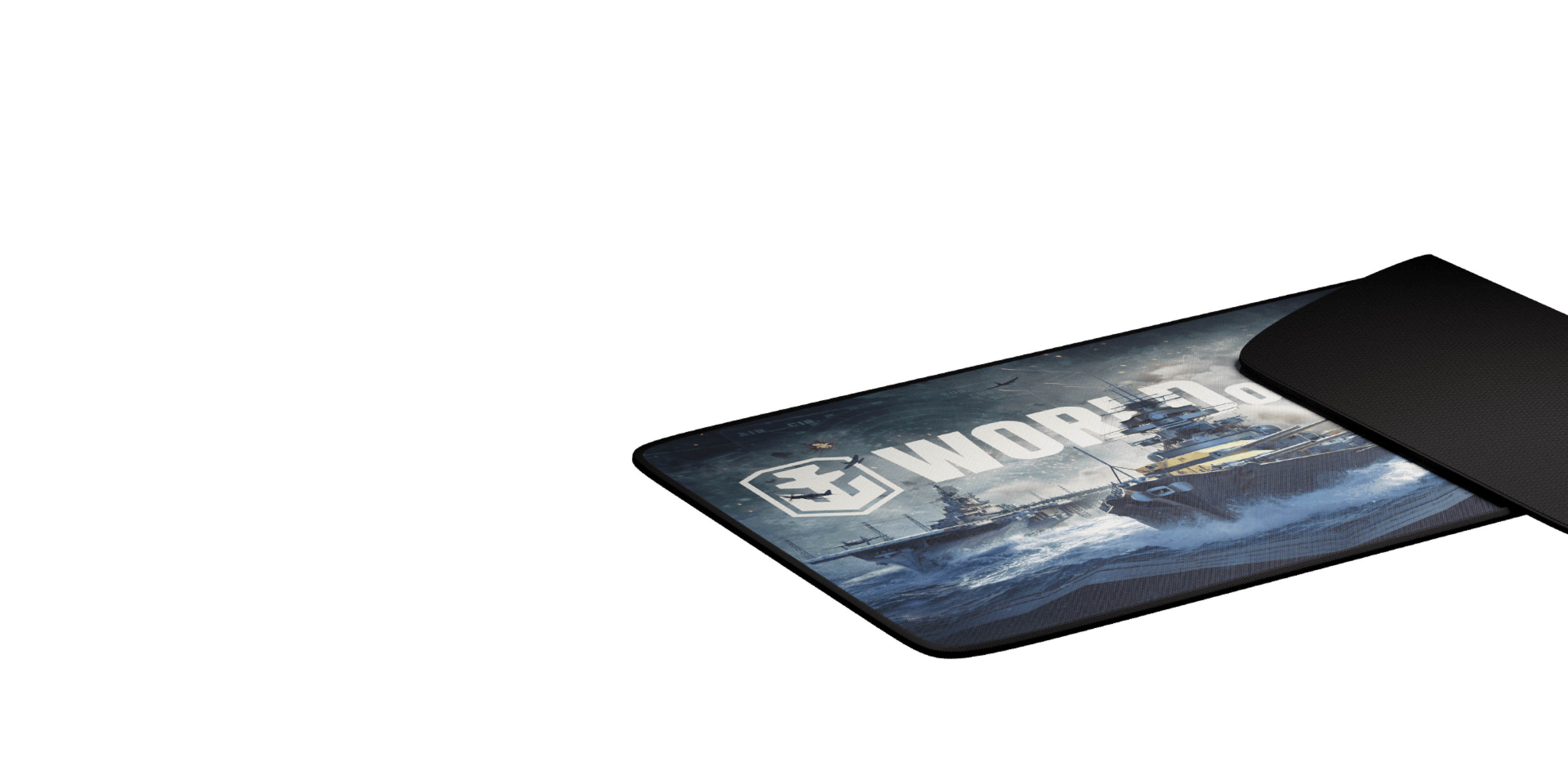 Duża podkładka pod mysz dla graczy przedstawiająca szczegółową scenę bitwy morskiej z logo "World of Warships". Rozmiar 900x450 mm