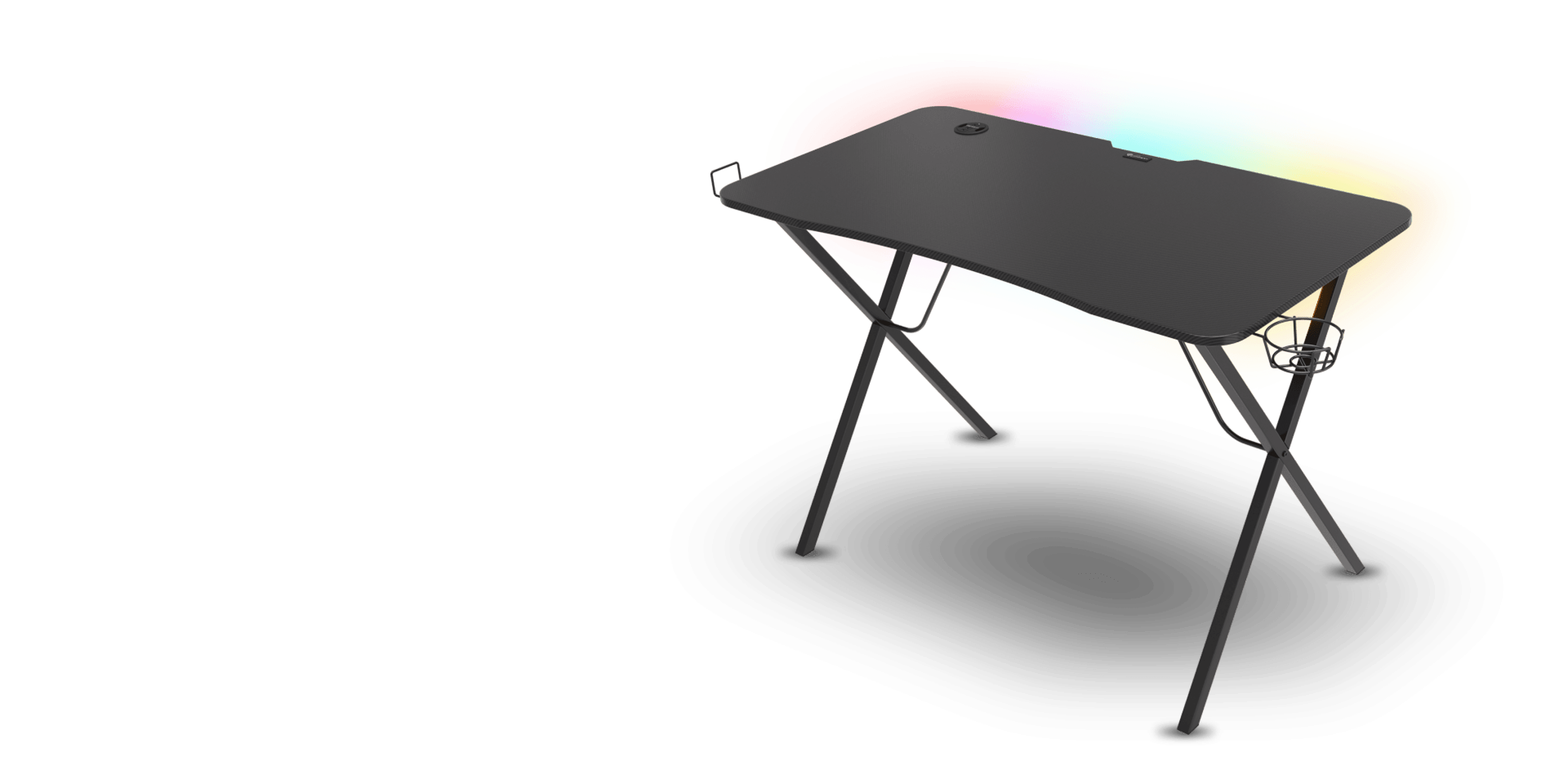 Czarne biurko gamingowe z oświetleniem RGB, o gładkiej powierzchni i solidnych nogach, zaprojektowane z myślą o wygodzie i stylu.