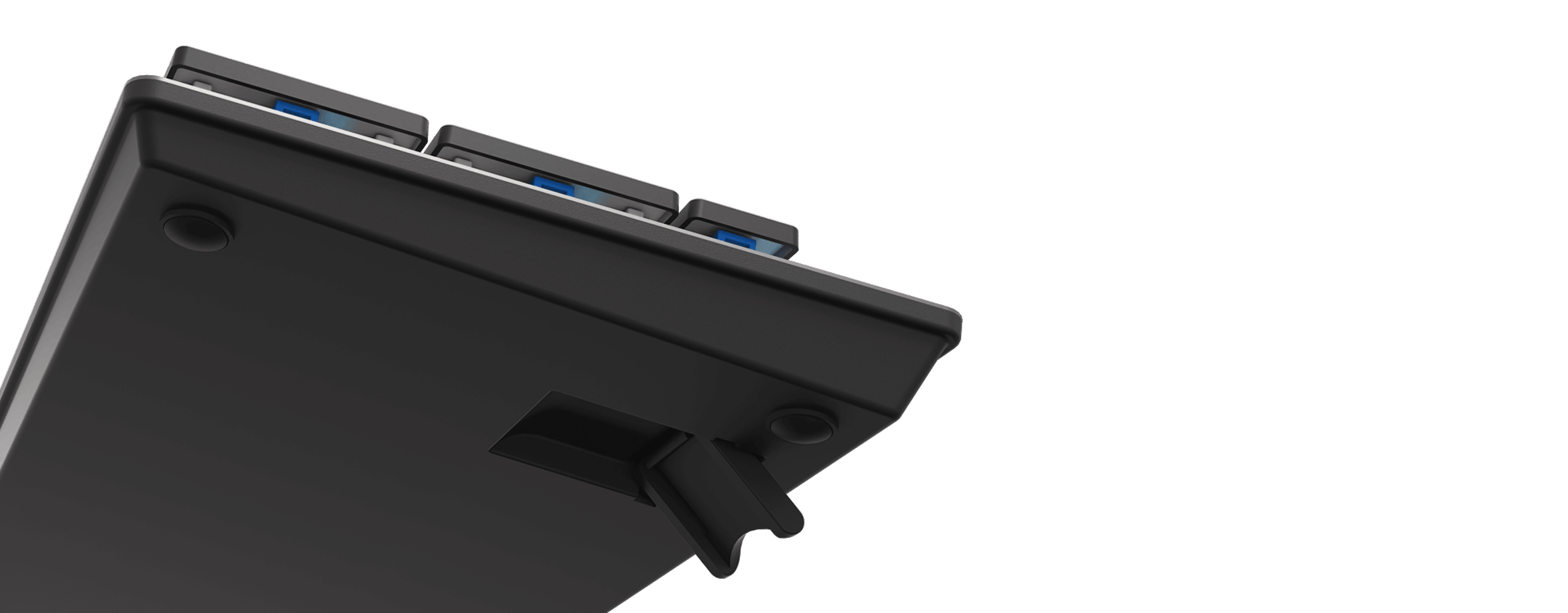 Zbliżenie klawiatury do gier Genesis Thor 420 RGB z portami USB i regulowaną podstawką